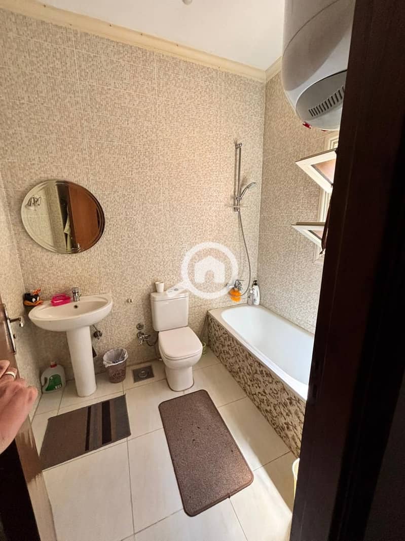 10 60c3fb5e-0a59-486b-98c2-53f794462c74. jpg