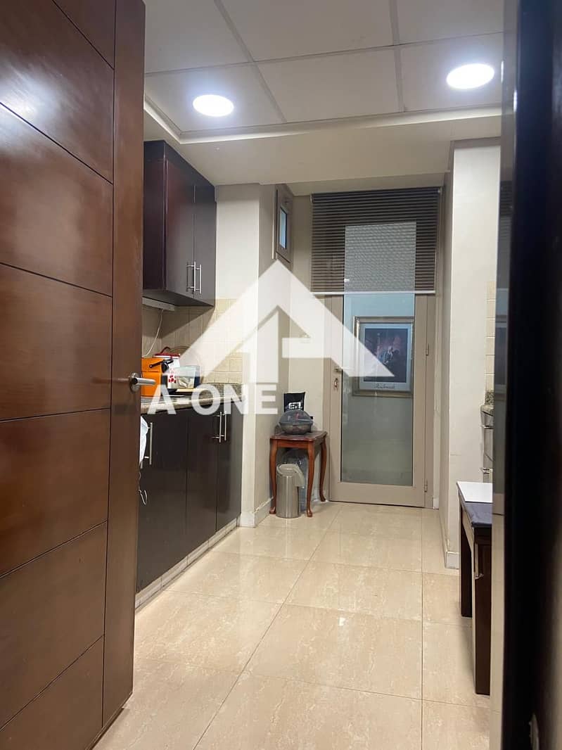 9 984ab511-08e6-48ec-a9e8-5275fdbb452a. jpg