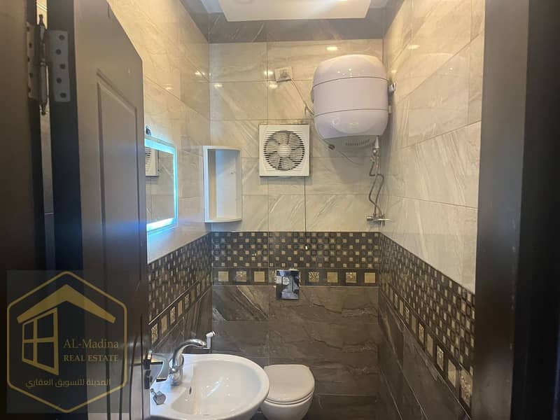 6 2a5c6cbd-486b-477c-81db-3c4363eb3c4d. jpeg