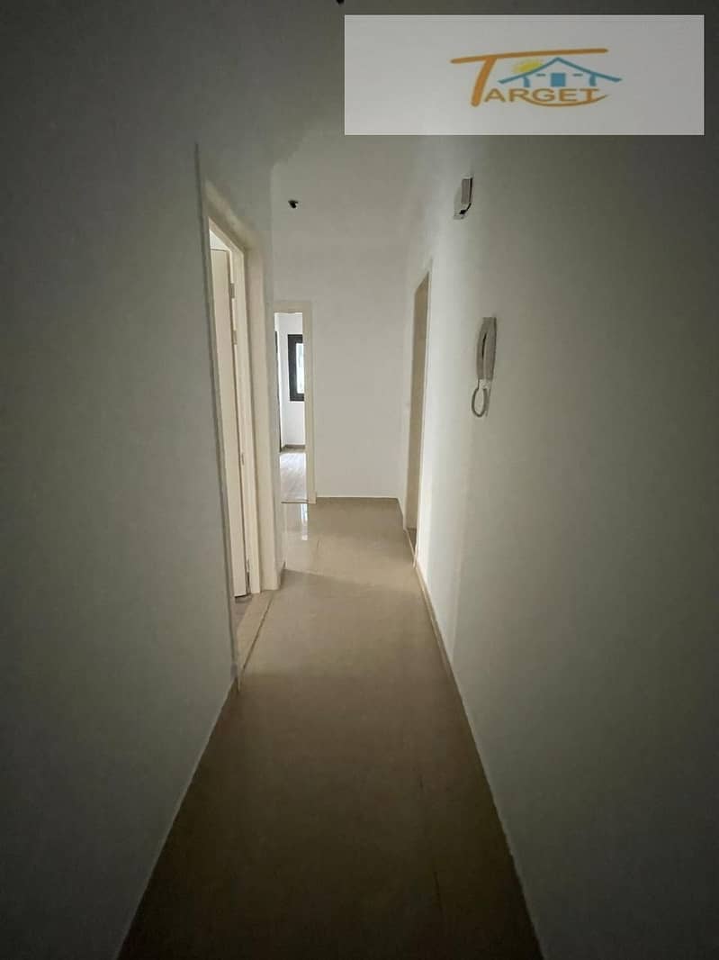 6 5c467fdc-b2c1-4ec6-b3a3-e51ee6e93e47. jpg