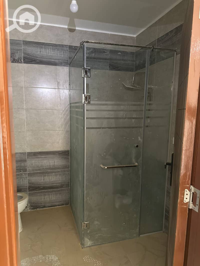 7 6305e683-ca37-46c8-88fa-1113455151a9. jpg