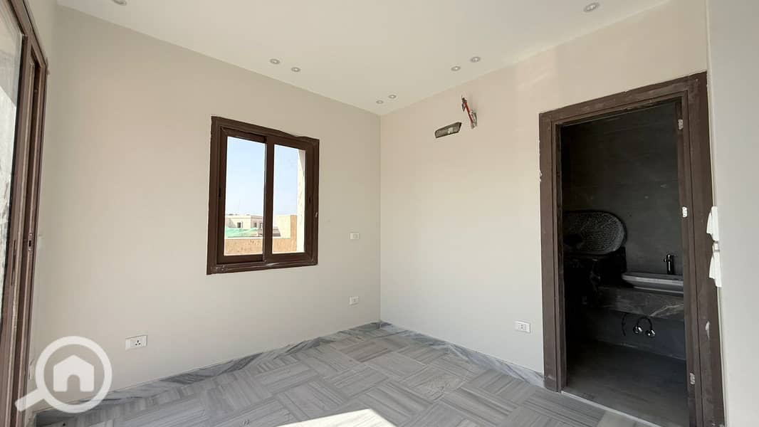 10 b7b4e16e-fb76-4d44-bbd3-ba3b848613e4. jpg