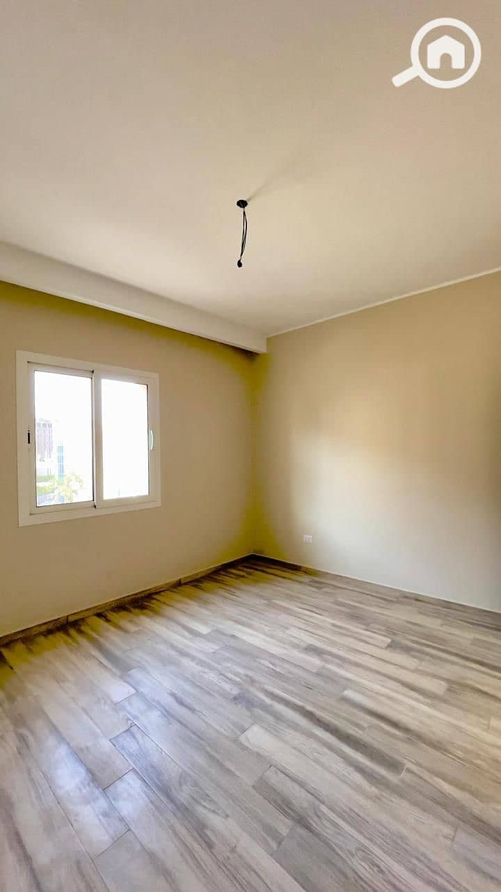 2 b5942fd6-f7c3-4dda-afbb-2980acccb0c3. jpg