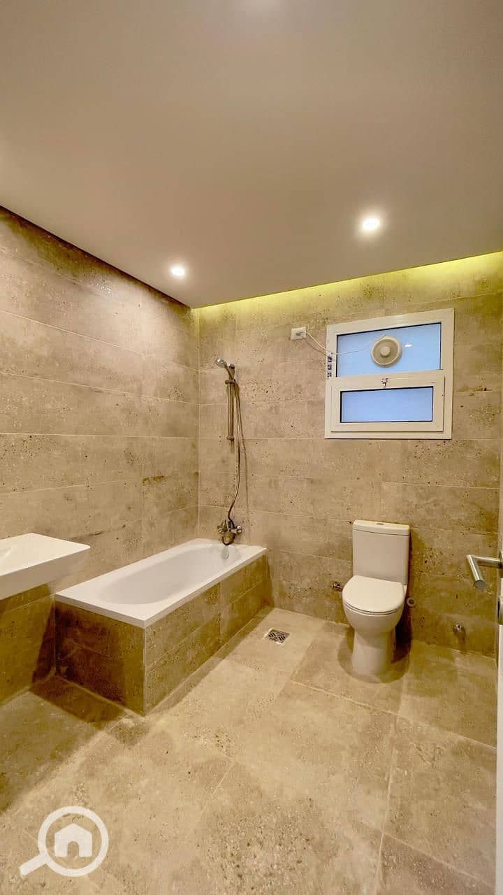 4 012c6bdc-d758-48f7-9083-090c89c9c18c. jpg