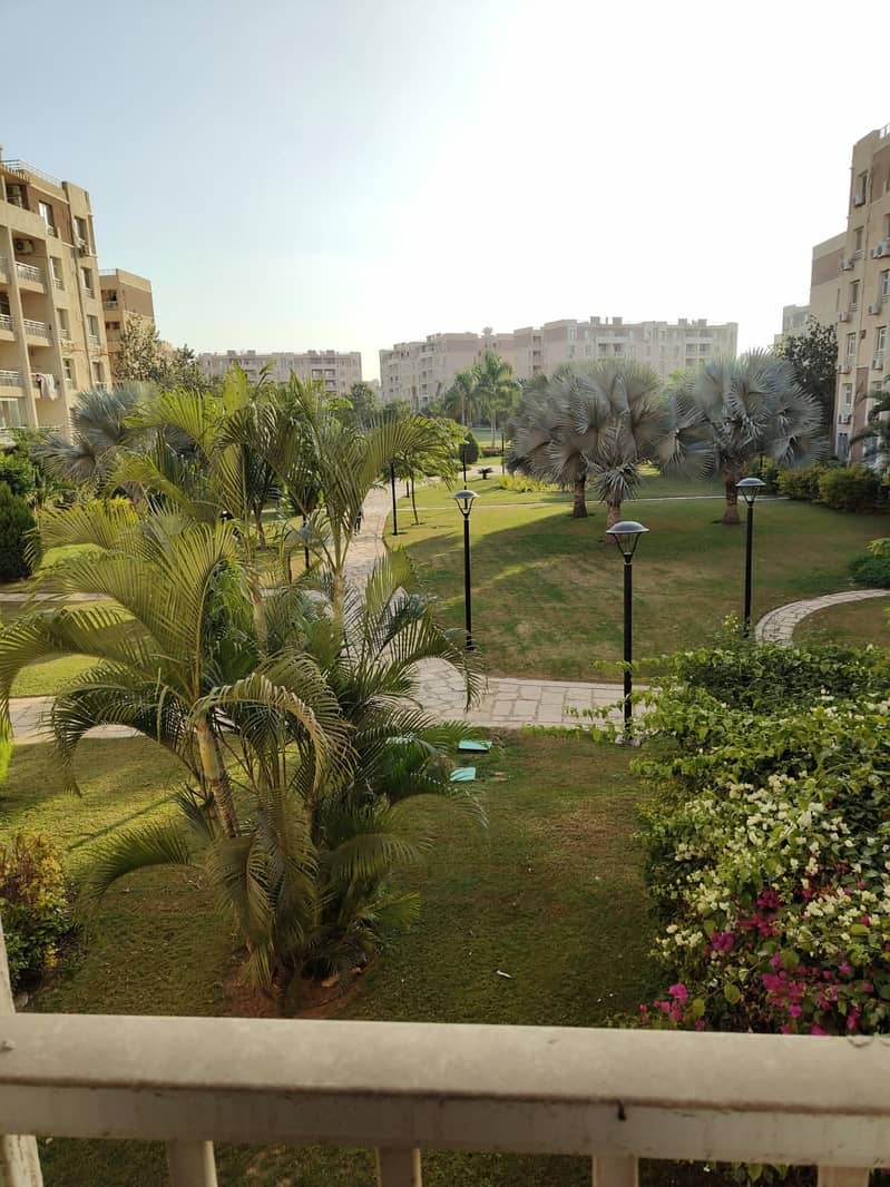 2 5022f12f-d7fd-4fa7-b293-88c0a035d338. jpg