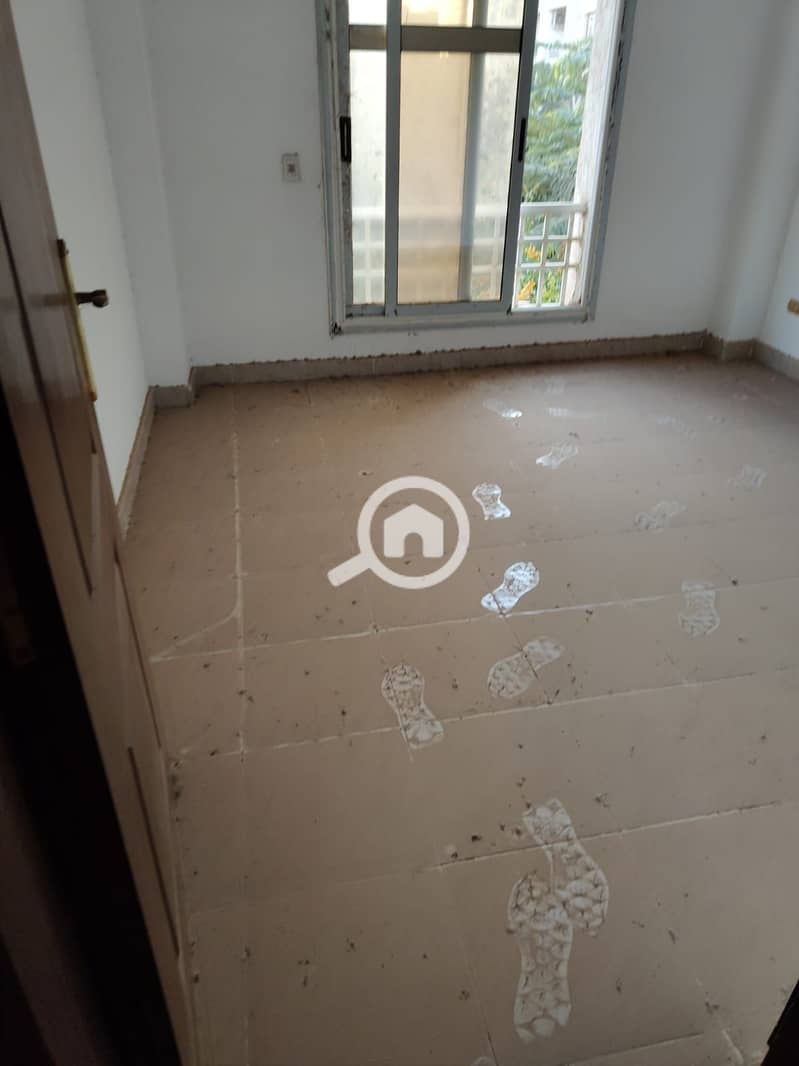 10 8925b3f9-b11c-4dd4-9aad-0c6e804d643d. jpg