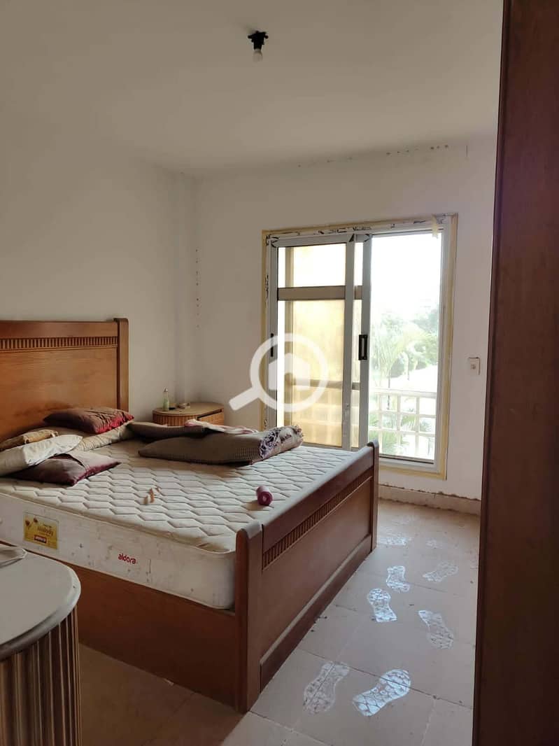 12 b1d04609-75d5-4960-b7a1-fa3fae9ef802. jpg