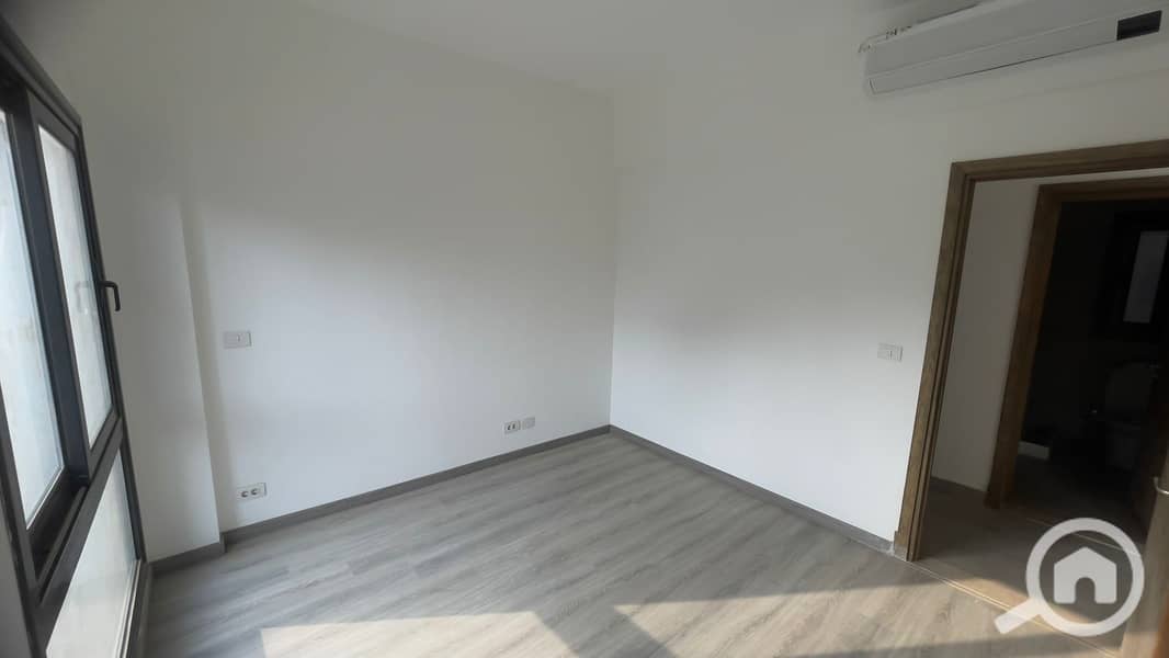 2 2e4897ca-eb1b-43b6-b702-497c05eb9d90. jpeg