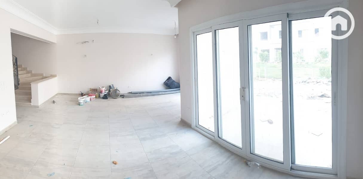 10 bf98c42a-b01e-42cf-83f7-dc709a214a15. jpg