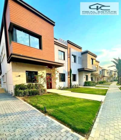 توين هاوس 5 غرف نوم للبيع في القاهرة الجديدة، القاهرة - IMG-20251211-WA0614. jpg