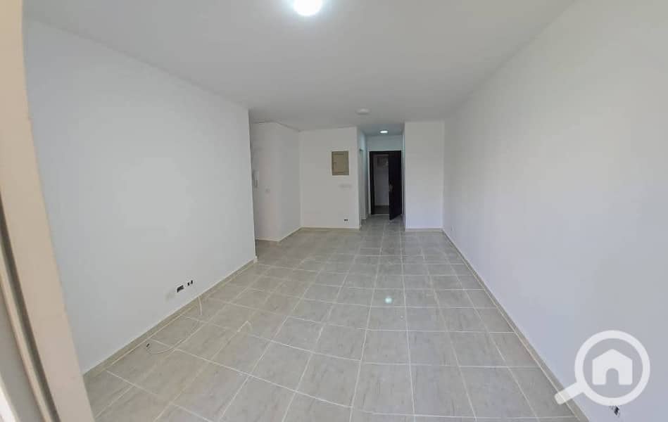 9 598040e8-14c3-4126-bbd8-070dbcf3fa85. jpg