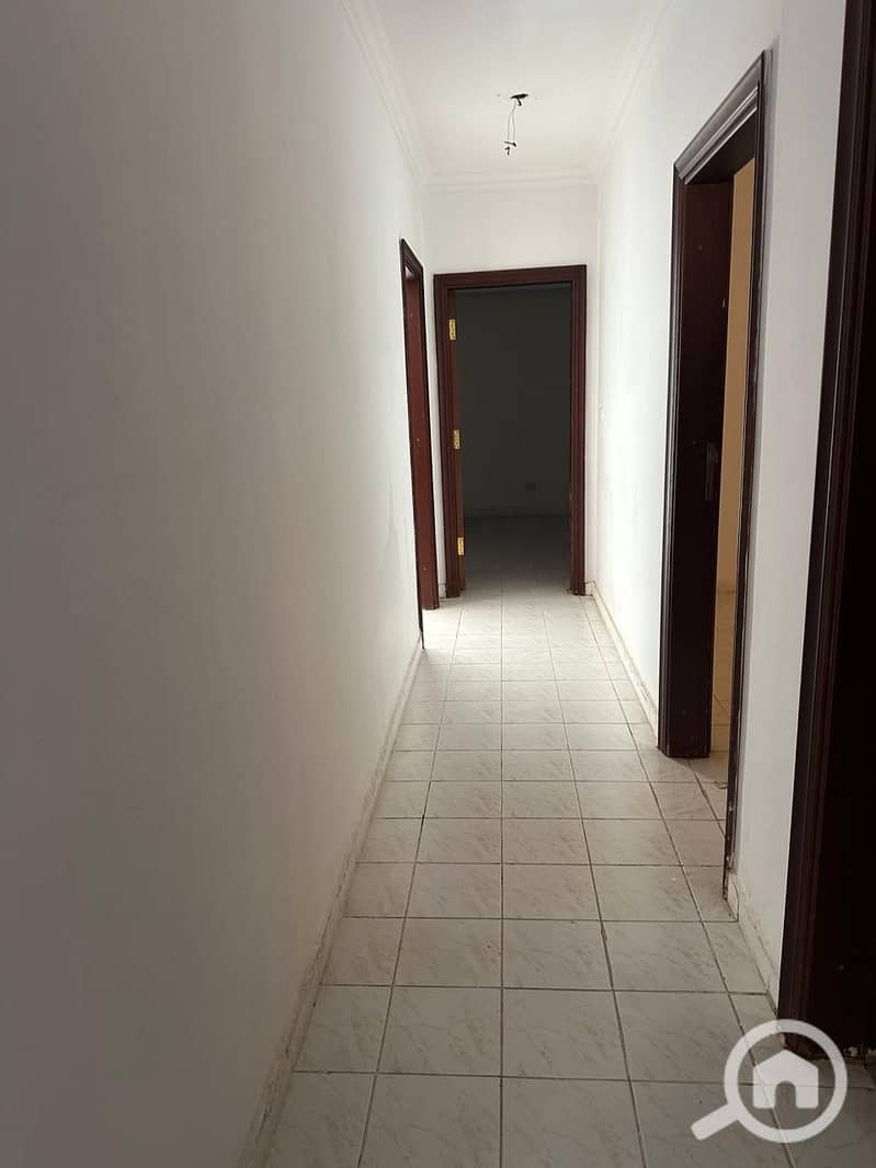 6 8363403b-970c-4070-a424-7d8308a0ff4e. jpeg