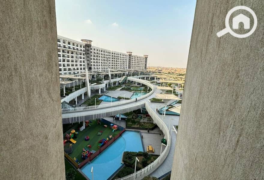 4 8458077-ccc88o. jpg