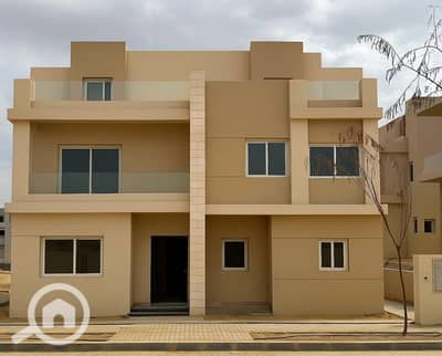 4 Bedroom Twin House for Sale in 6th of October, Giza - assets_task_01k3463nmbekxvn0xj5hjzjftf_1755708604_img_0. jpg