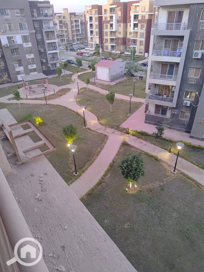 4 647a4d4e-b516-4a36-b432-4658e0d4c92f. jpg