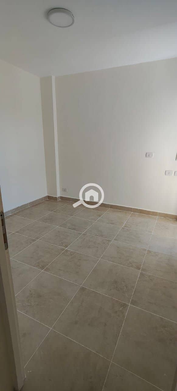 3 4ee227b9-ec55-40d0-94e6-13ac158de222. jpg