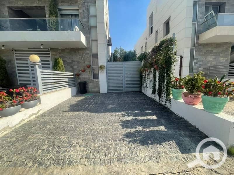 6 0993ba78-a232-4c20-9019-975e4bce34ac. jpeg