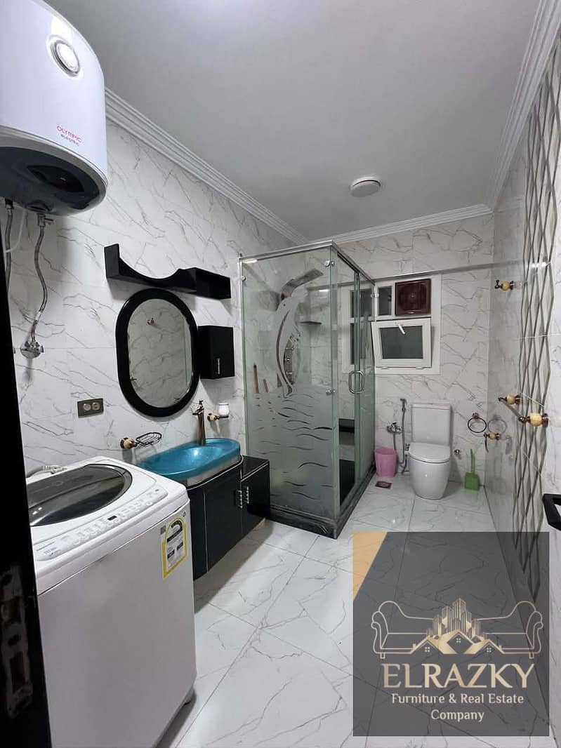 2 b5dde851-676d-4a4a-a300-e915b4d06812. jpg