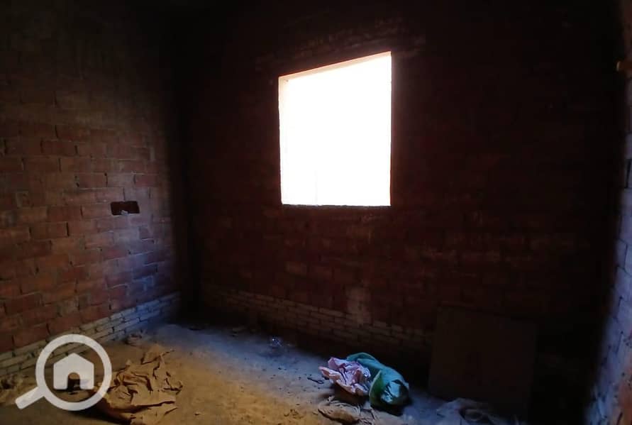 4 9d9047fe-bd05-44a0-82e8-3e0fb1681acd. jpg