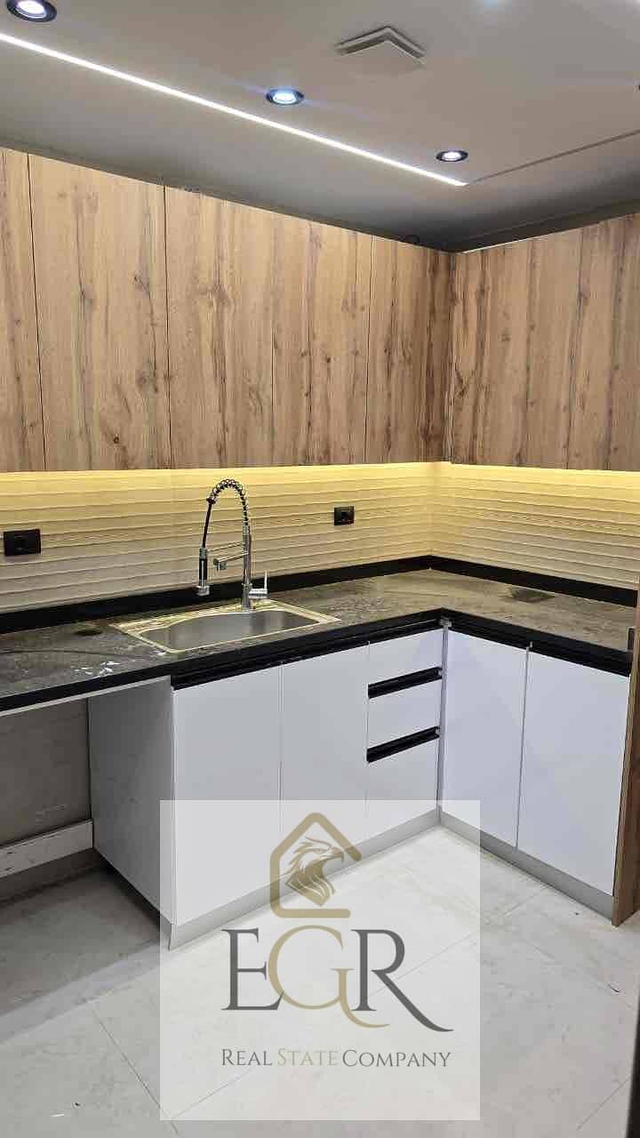 8 e6ff1d6b-95a5-4f4c-8945-bce1bf7e469e. jpg