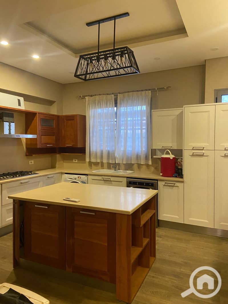 4 0e00c1df-c744-4d6f-b618-791c1df08dd1. jpg