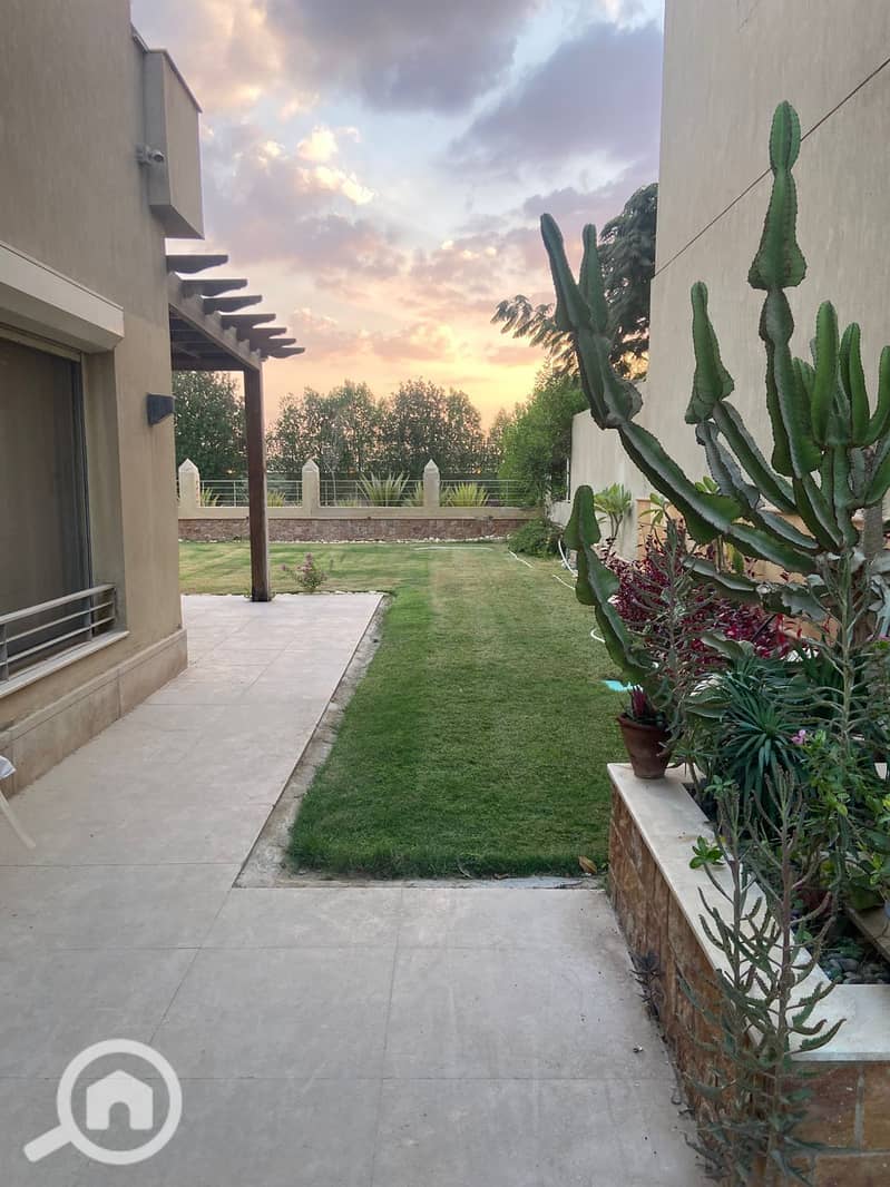 6 63f9c0a7-73b5-4c84-aacf-7e70c5fcda57. jpg