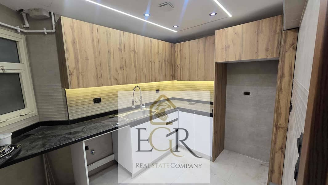 5 fea3241c-a0fc-44be-b8dd-470628d50b5c. jpg