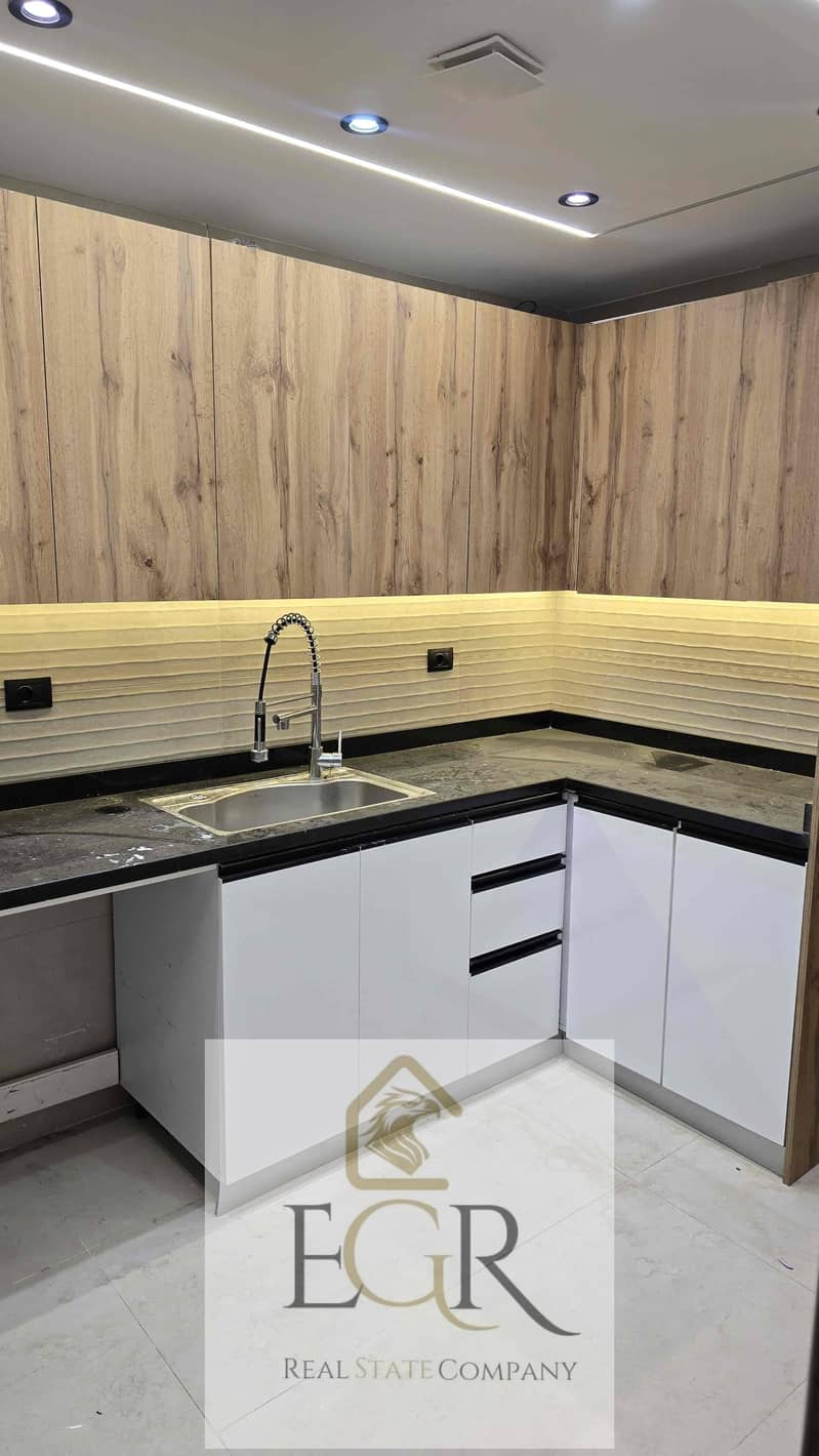 8 60d5f2f5-8205-4dcf-a2b3-45ff935a8f85. jpg