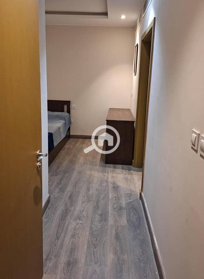 4 638afbac-dbbf-4a32-a21c-1da025a1dcb9. jpg