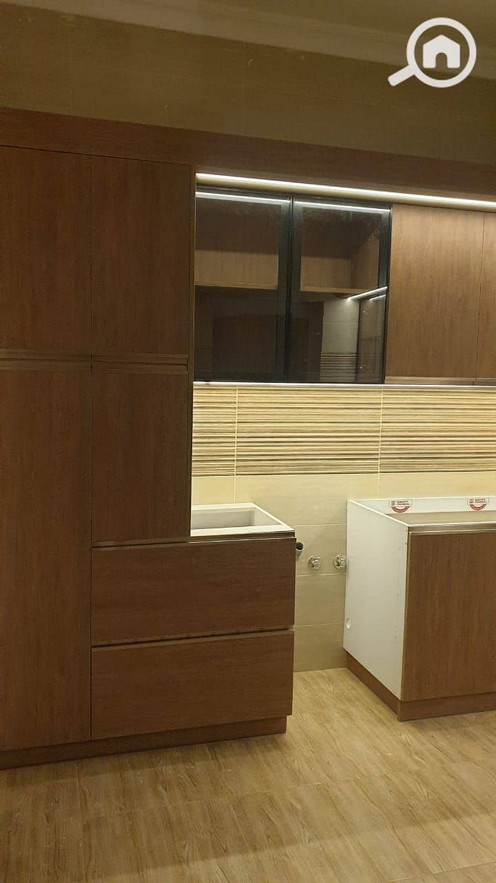 4 5c533e71-d765-44a6-8225-1790e5266701. jpg