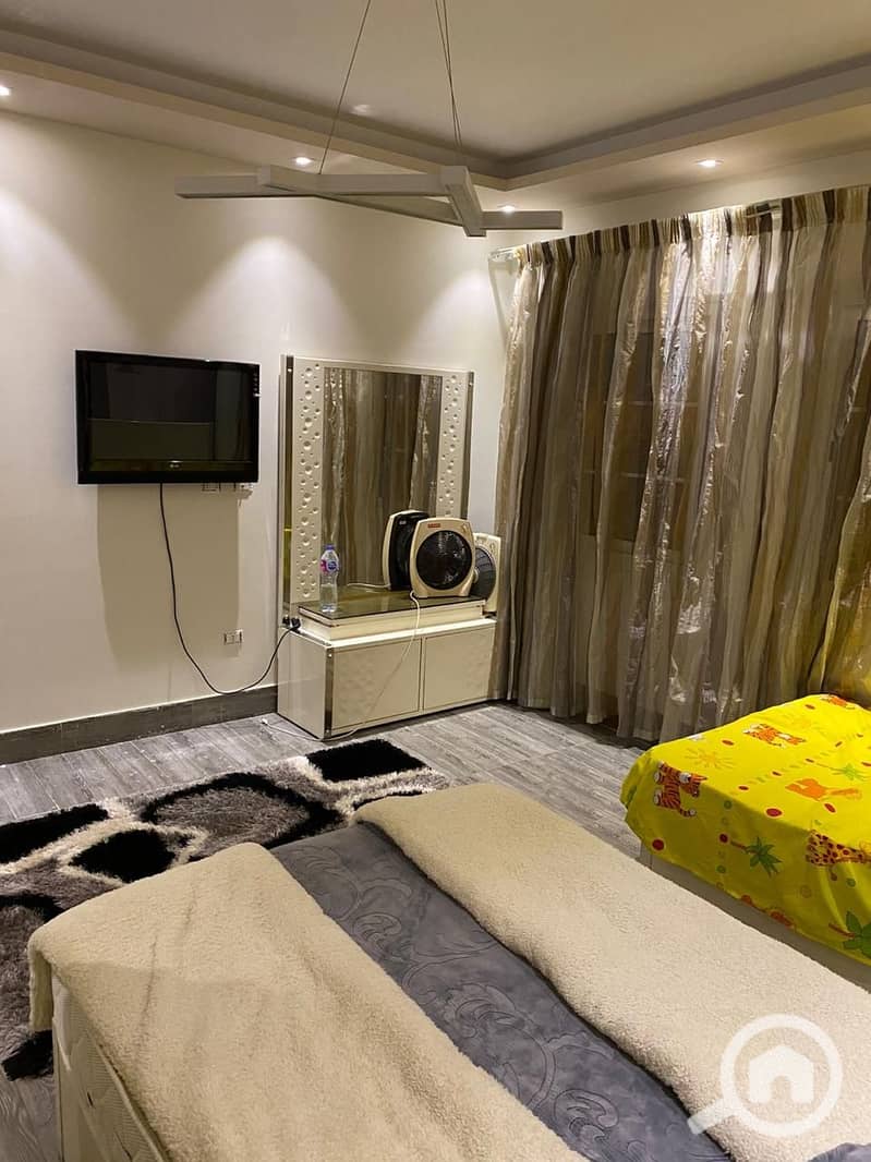 10 3cf8b777-f6d9-4196-ac8c-408380759a60. jpeg