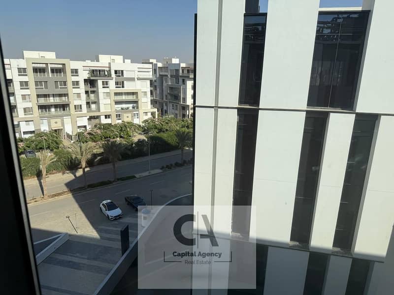 4 f3023402-2505-4c14-bd00-e1215530e316. jpg