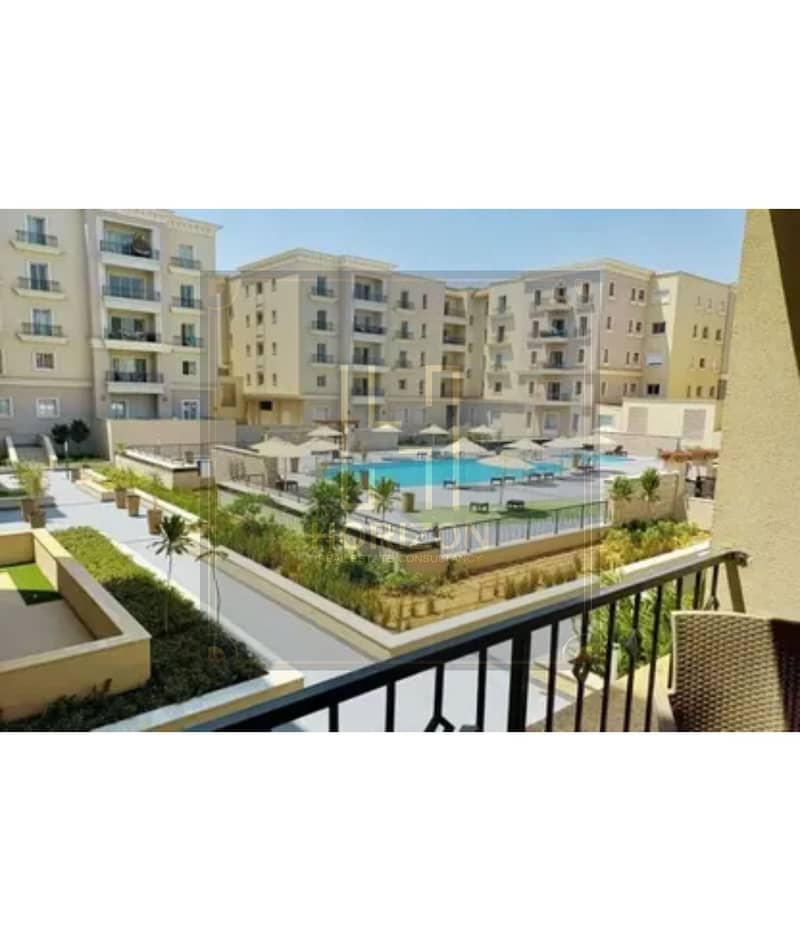 2 8426511-ff215o. jpg