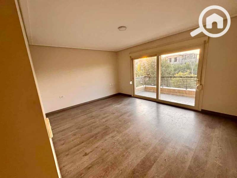 2 e0d2acd0-514c-4cd5-a845-9cfe8e46a1e1. jpg