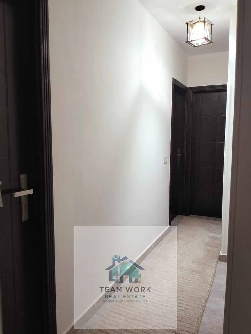 9 eec27163-d1f8-4c6d-b4bb-3aa4f0d3a923. jpg