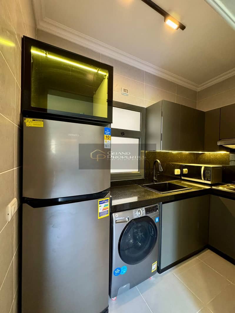 4 1b242ebc-3b0f-4fa9-b634-11471a10fd45. jpg