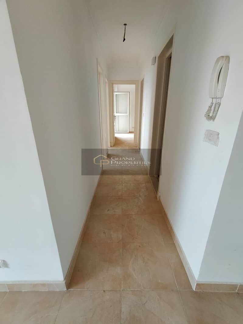 10 cdd8d856-cd20-486d-8b93-b24c26cd903b. jpg