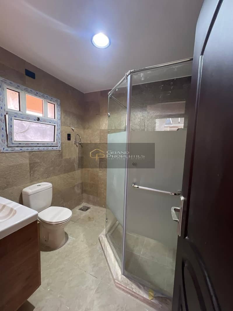 5 f59295f4-38e3-40a8-95dd-d5d8152260b4. jpg