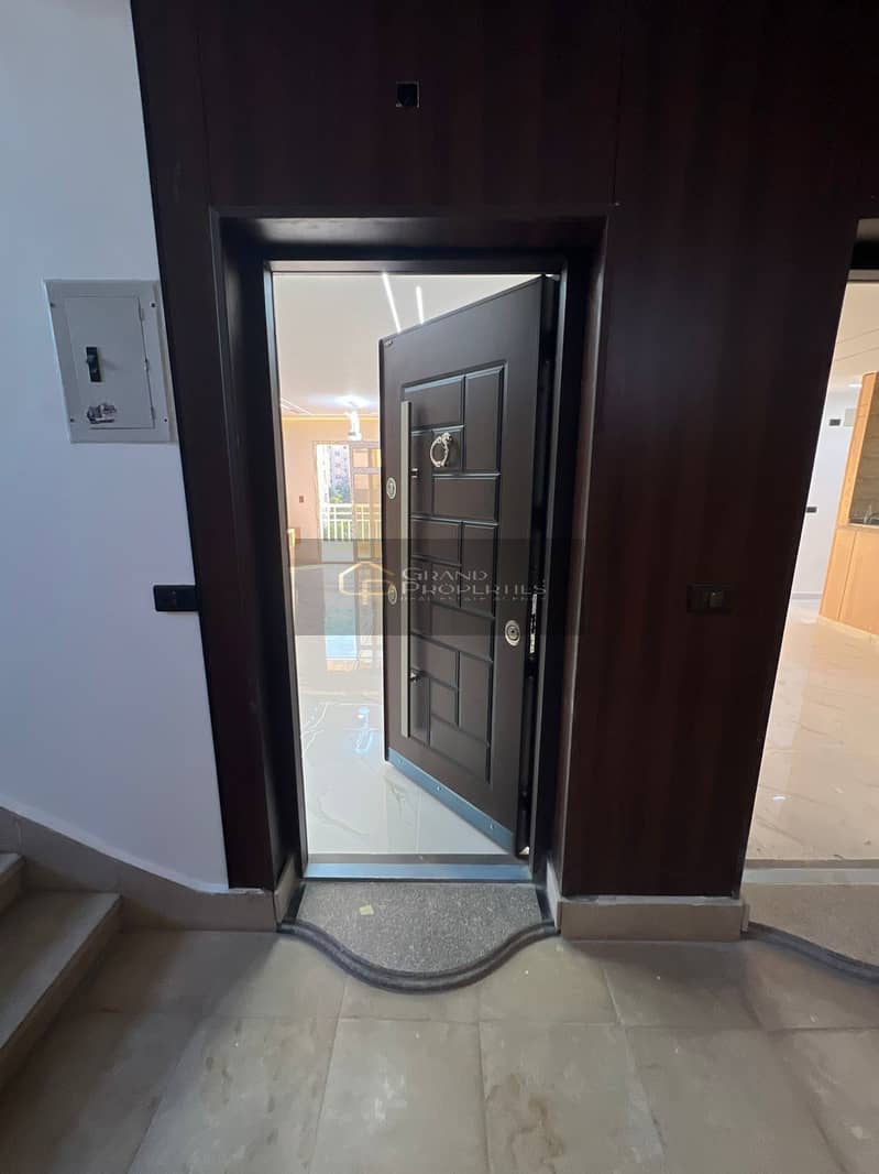 8 873f05a1-158f-4039-8ac8-d441bed6322c. jpg