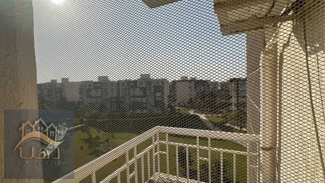 6 057e8266-7964-49bd-84c3-9a6eb82a46de. jpg