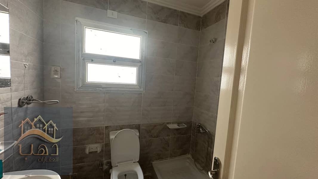 12 474a847c-3033-4efc-bd66-1bff2239db20. jpg