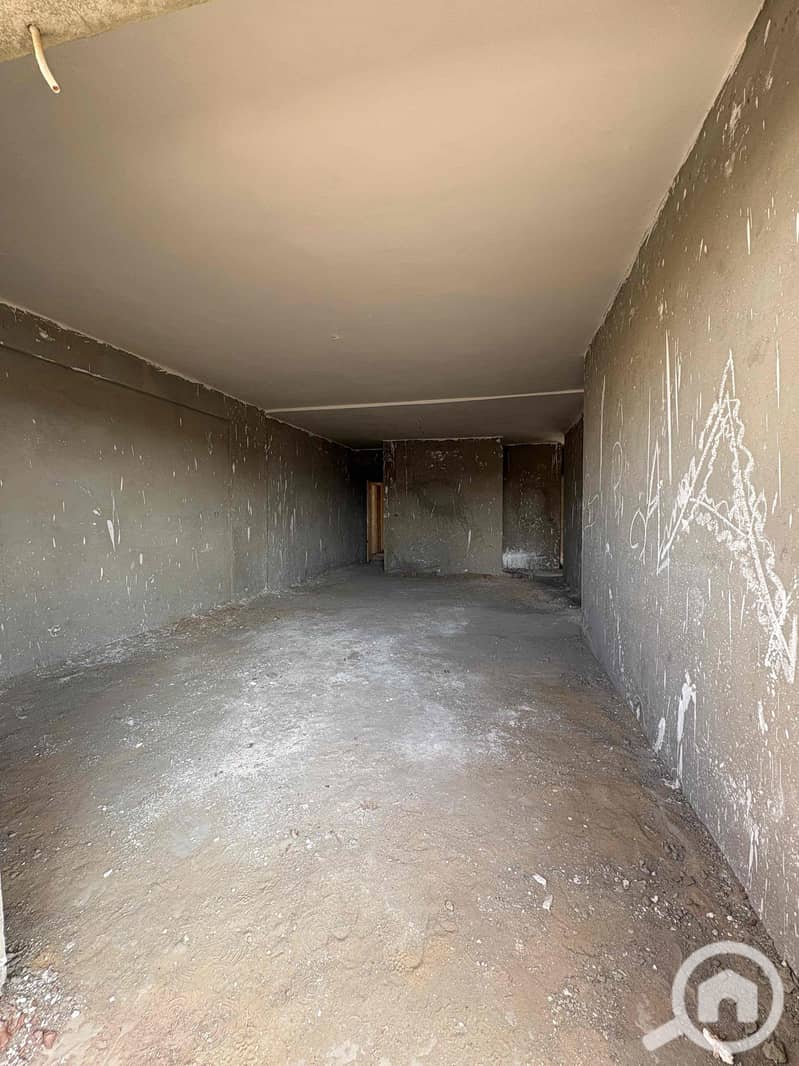 8 684d038b-aac4-4d74-aa19-0f7e2eabbf50. jpg