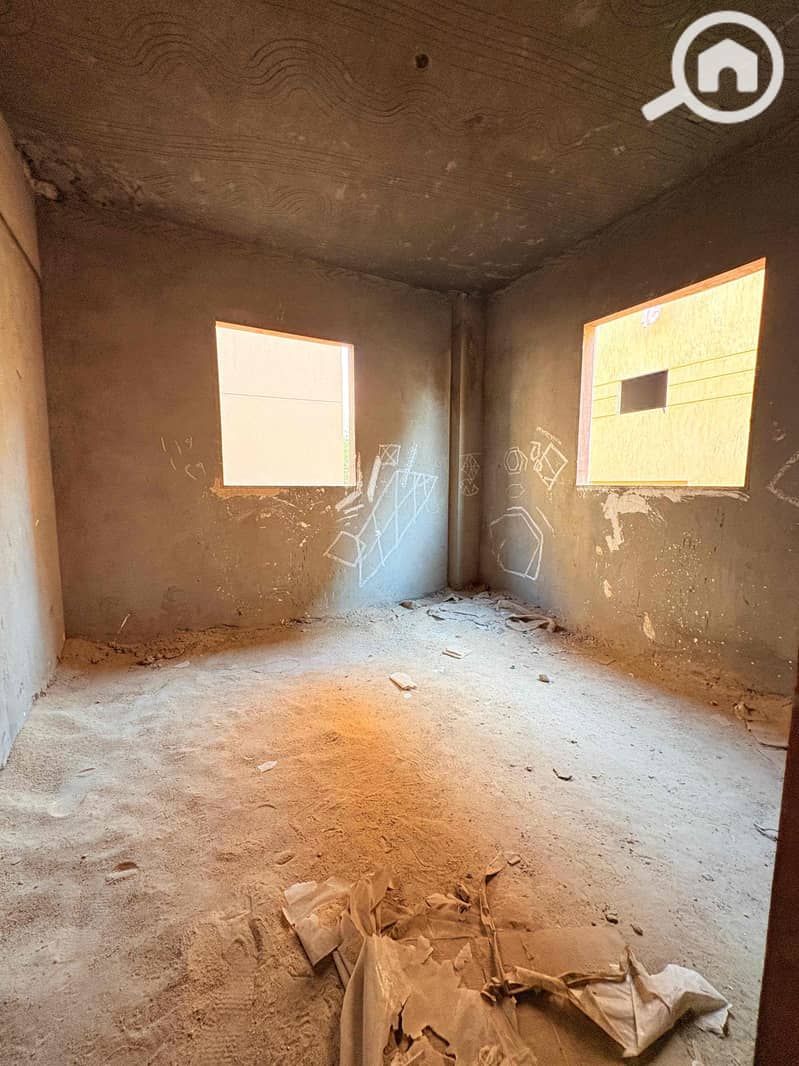 4 52d8e728-c908-4d92-8d15-30a02803b833. jpg