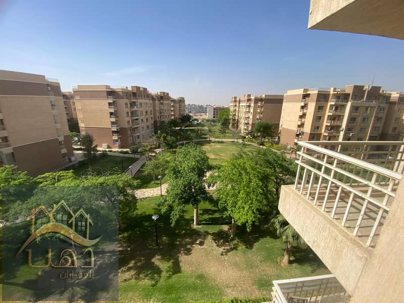 10 2743ccb7-b7ff-426f-8c42-a40d4e87c817. jpg