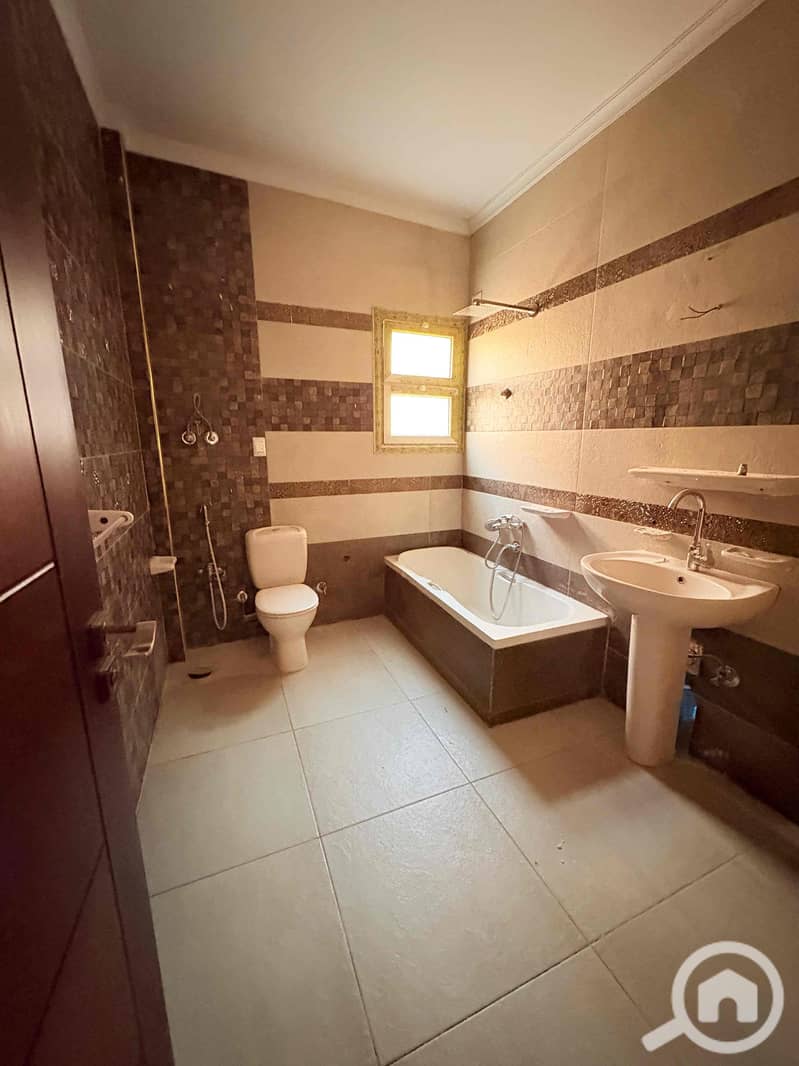 7 85cd4fe8-864d-464b-9e2e-fdb421a0e5f3. jpg