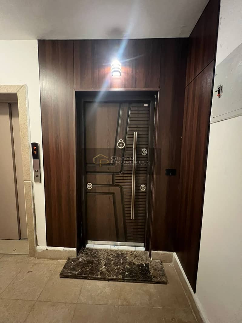 6 8e702c75-d805-43a8-8fed-10190b655864. jpg