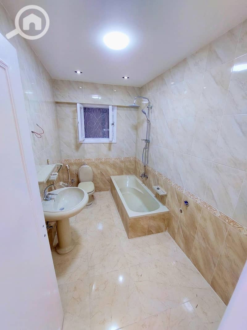 9 559094463_25198275759789511_4450657327569617285_n. jpg