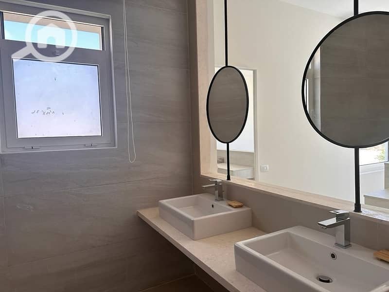 5 photo_2025-04-30_19-45-53. jpg