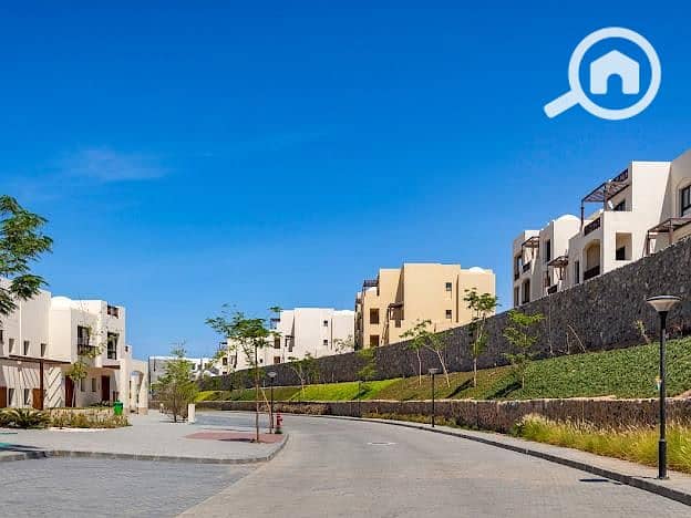 5 c7bbe494-16f0-4927-a096-3b155cd52750. jpg