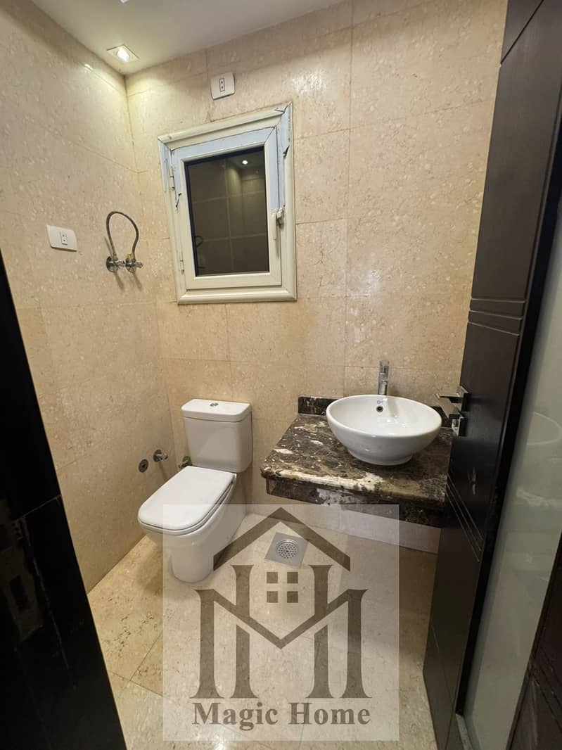 9 5beb6d1c-295b-430a-a2f6-18dd85501c36. jpg